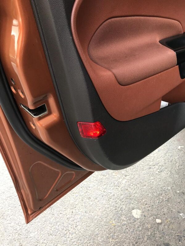 Ford Fiesta Kapı İçi Döşeme Reflektör Kapağı Sol 2013-2018