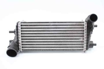 Ford Focus Turbo Radyatörü Ara Soğutucu 2011-